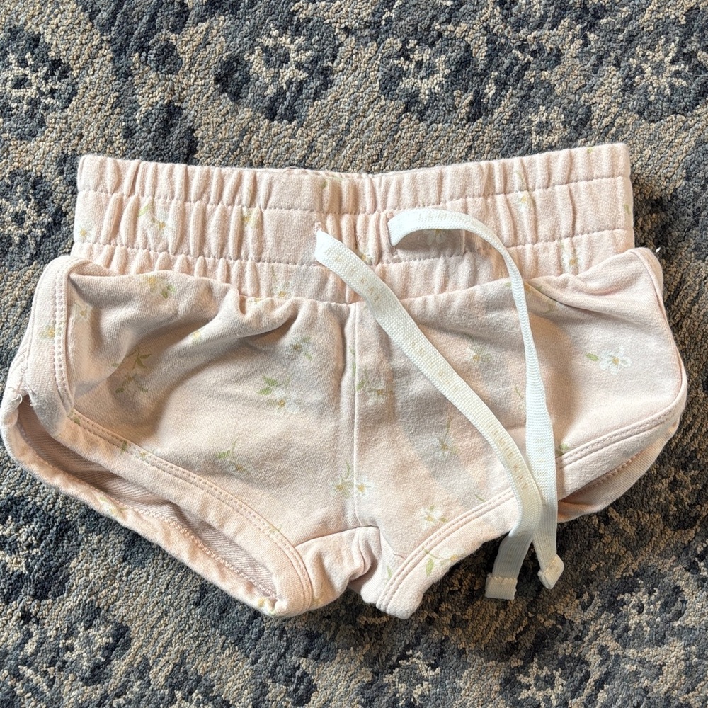 Jamie Kay shorts 1y